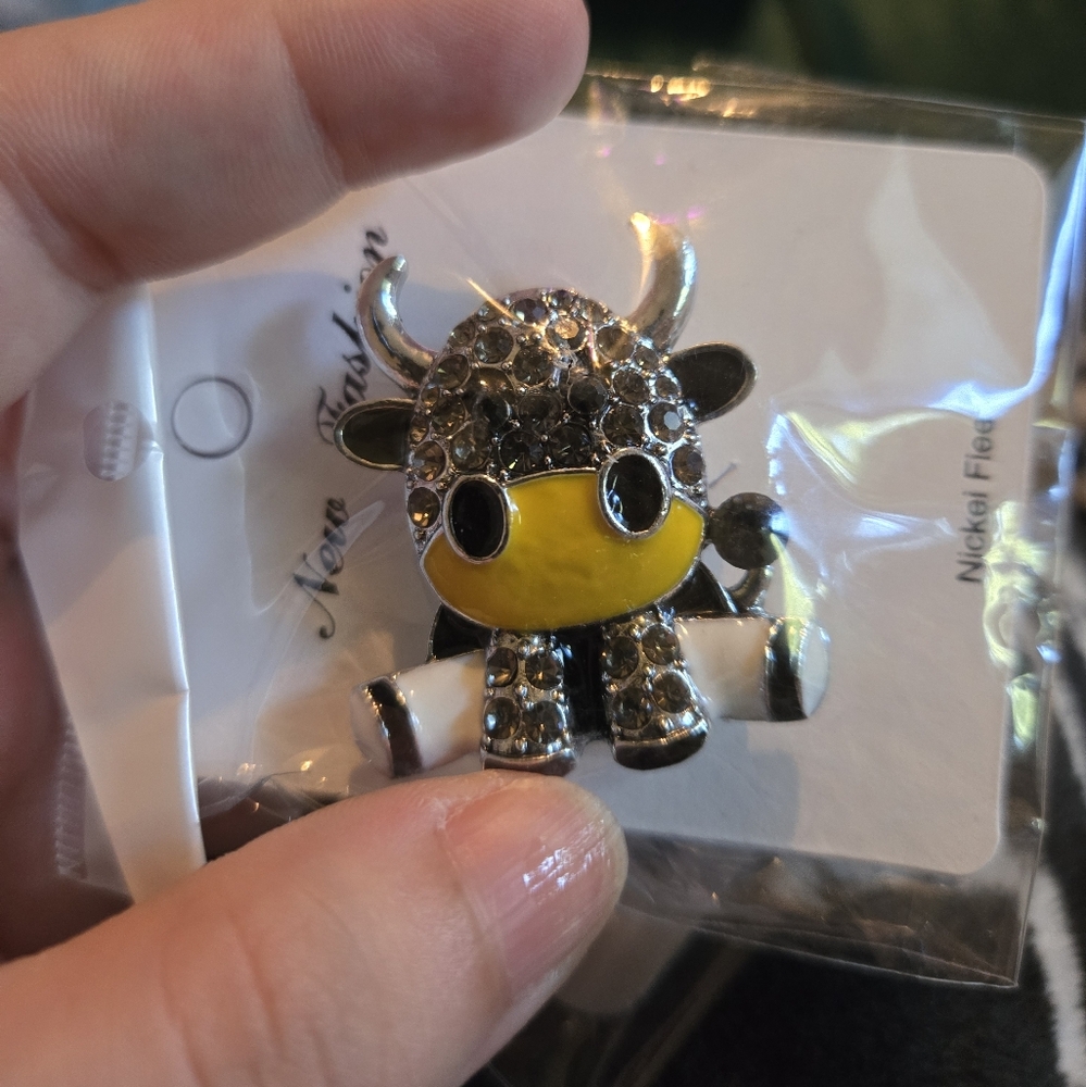 Cute Cow Brooch with Rhinestones